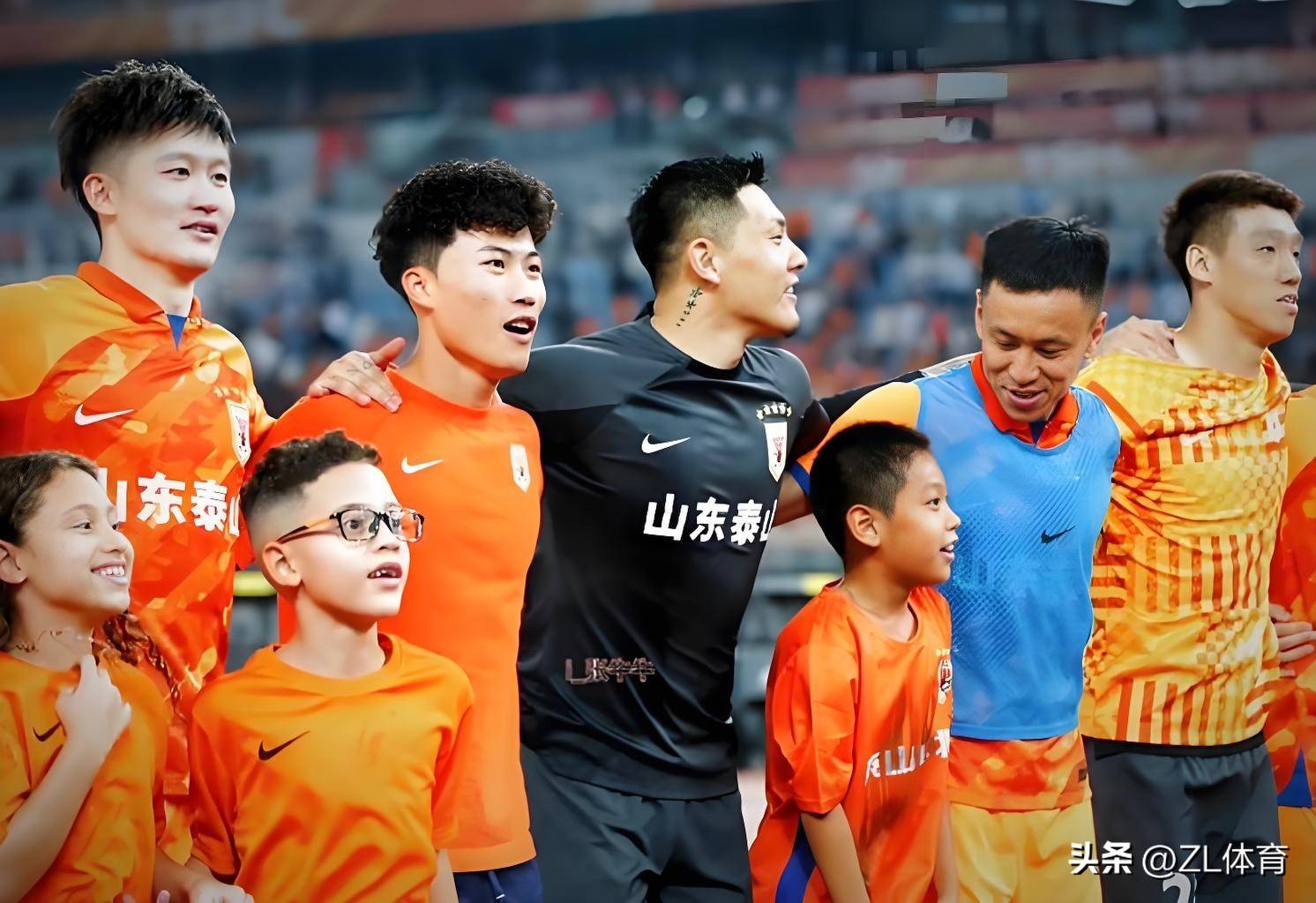 包含山东泰山训练开放日，集结日临场应变引观众欢呼，欧超杯在即，赛程密集仍需轮换的词条-开云体育下载